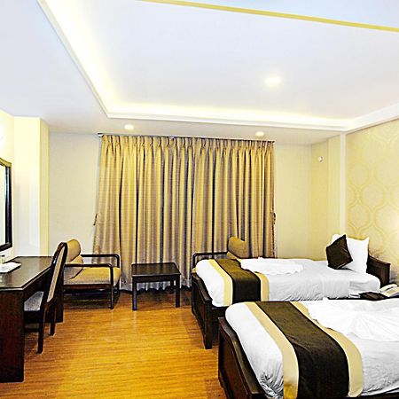 Kathmandu Grand Hotel Экстерьер фото