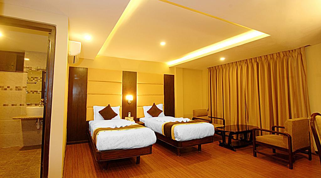 Kathmandu Grand Hotel Экстерьер фото