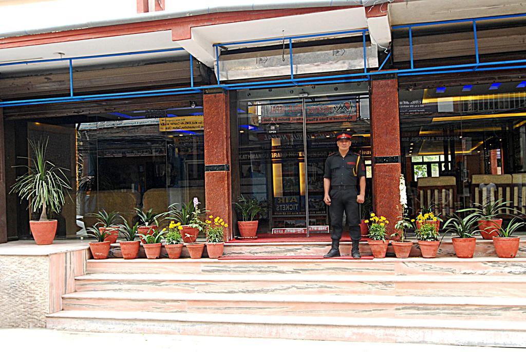 Kathmandu Grand Hotel Экстерьер фото