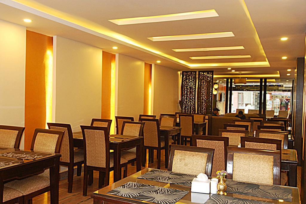 Kathmandu Grand Hotel Экстерьер фото