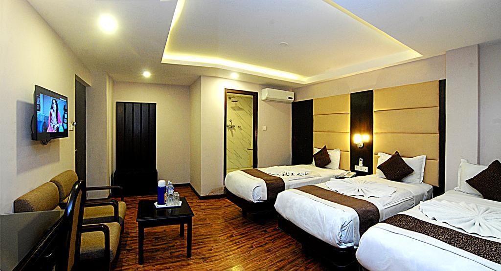 Kathmandu Grand Hotel Экстерьер фото