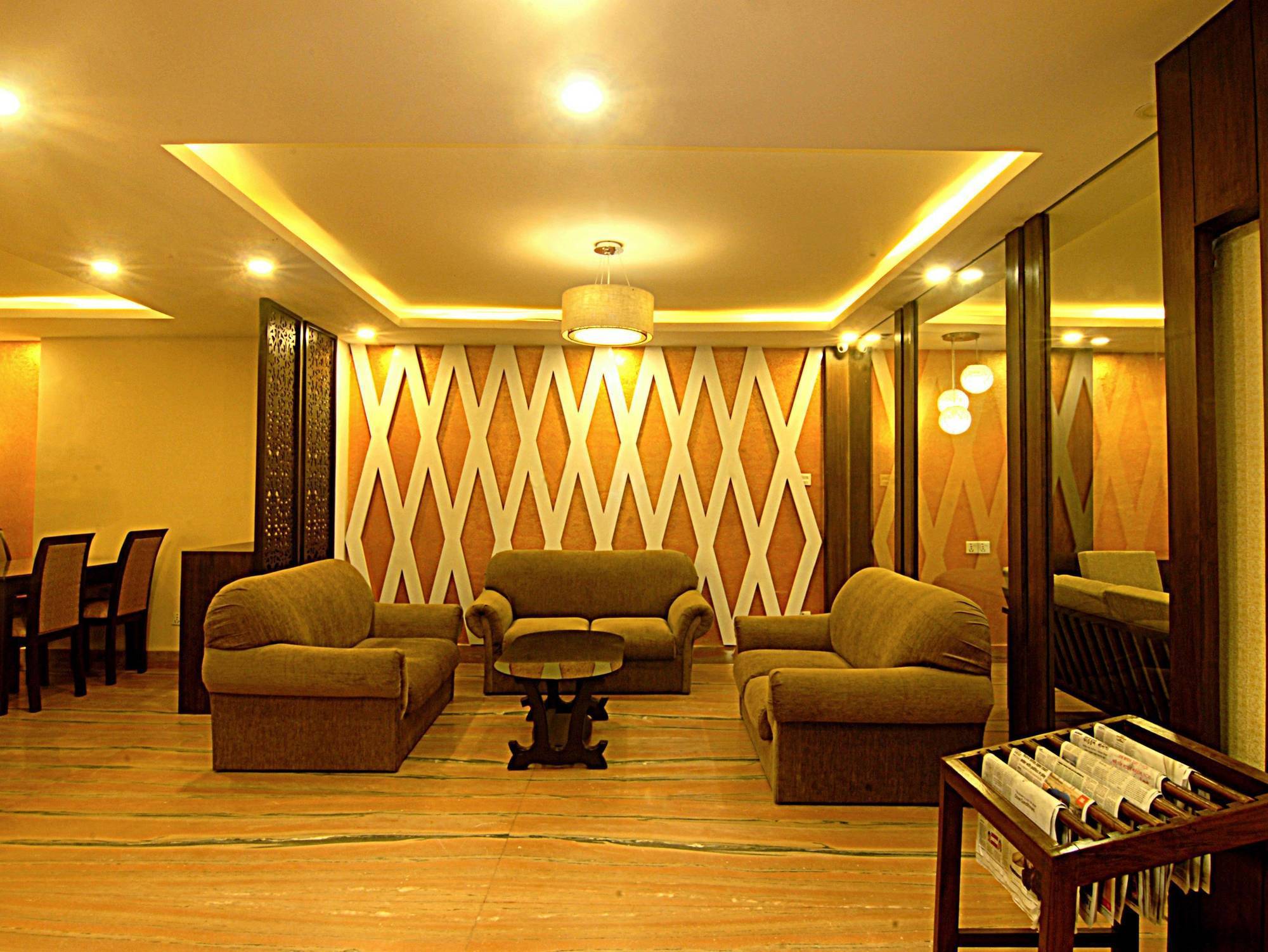 Kathmandu Grand Hotel Экстерьер фото