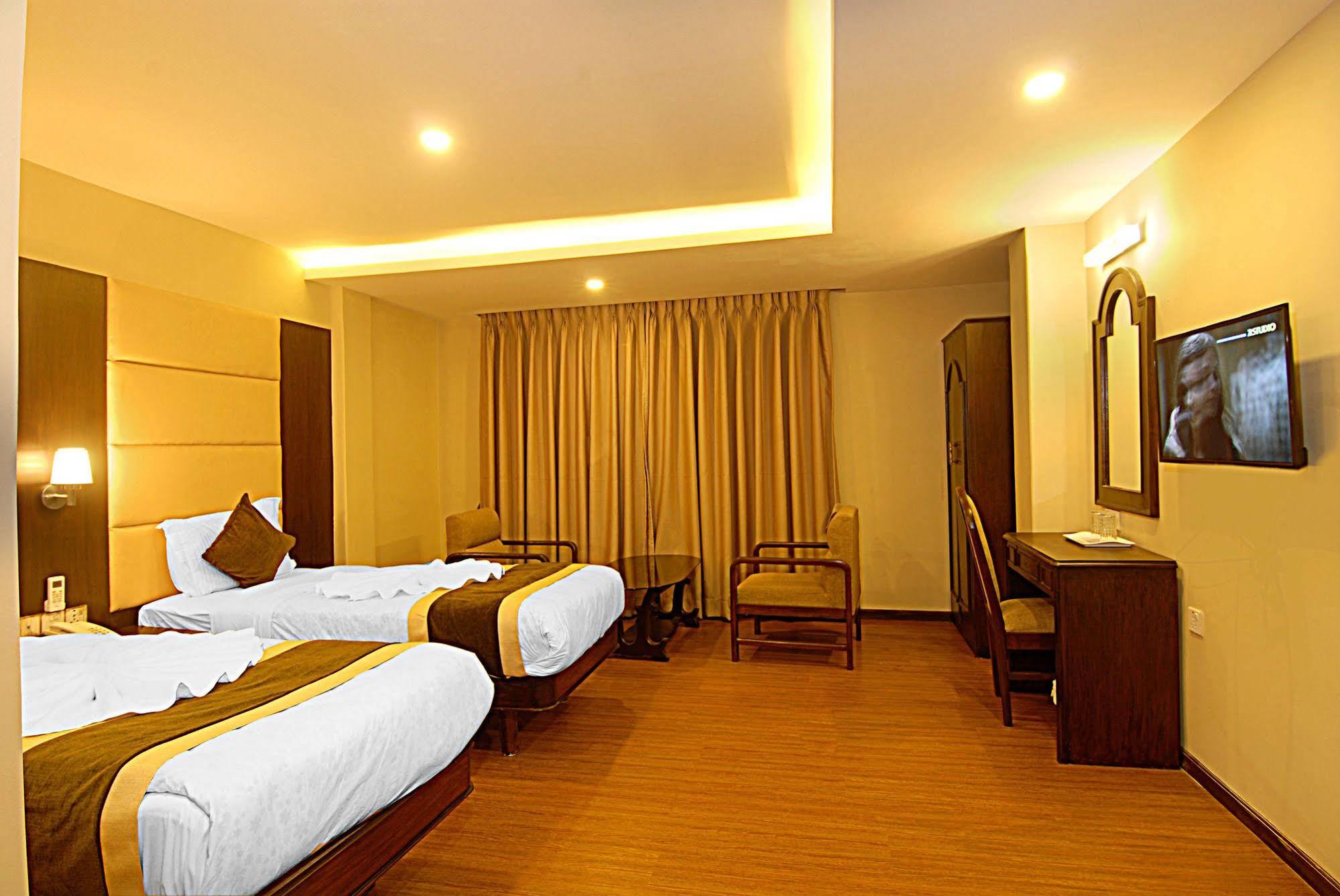 Kathmandu Grand Hotel Экстерьер фото