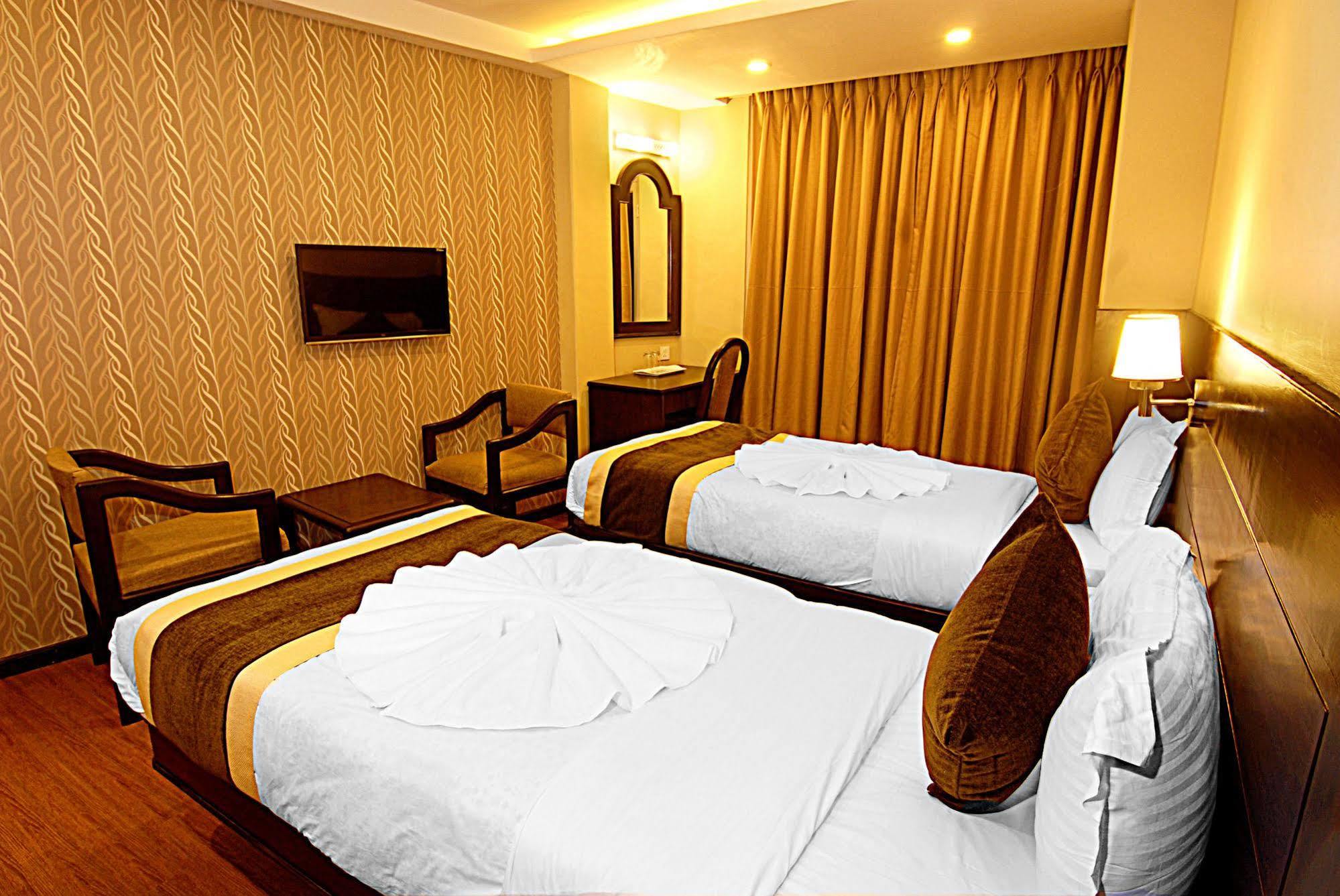 Kathmandu Grand Hotel Экстерьер фото