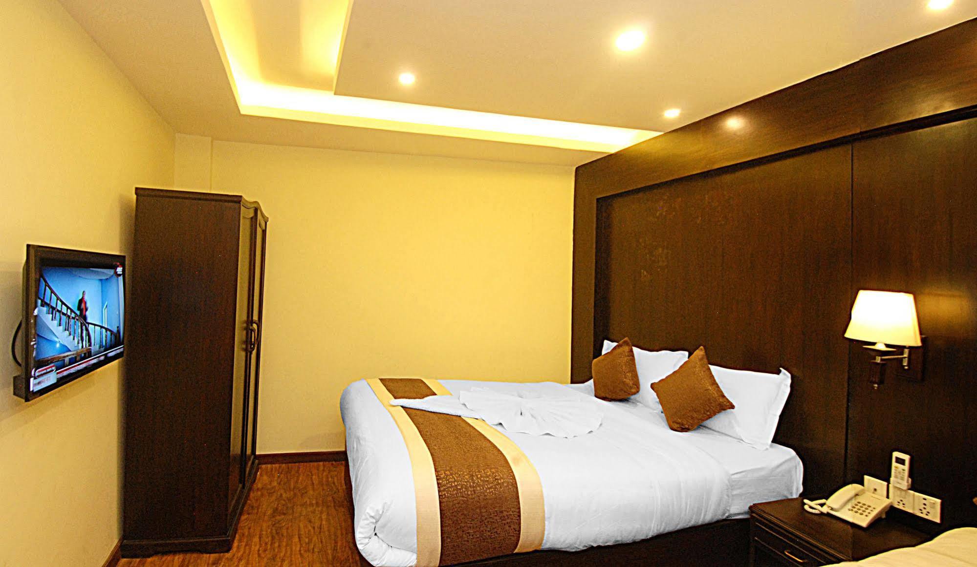 Kathmandu Grand Hotel Экстерьер фото